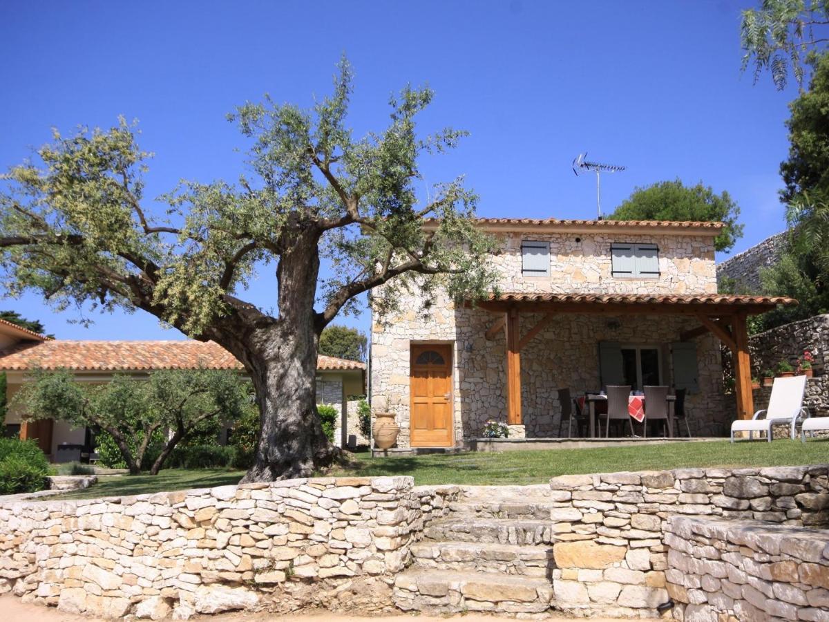 Villa Sanchez Bonifacio  Esterno foto